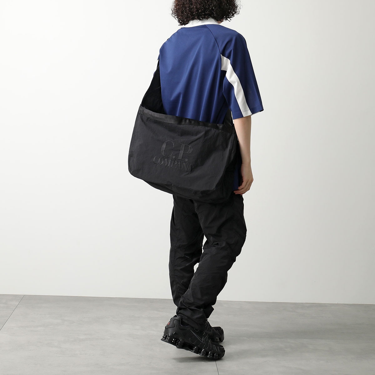 C.P.COMPANY シーピーカンパニー ショルダーバッグ PLAIN PAPER TOUCH 18CMAC227A 110188G メンズ ナイロン トートバッグ 撥水 ロゴ 刺繍 鞄 999