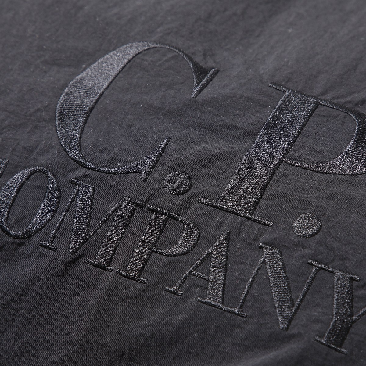 C.P.COMPANY シーピーカンパニー ショルダーバッグ PLAIN PAPER TOUCH 18CMAC227A 110188G メンズ ナイロン トートバッグ 撥水 ロゴ 刺繍 鞄 999