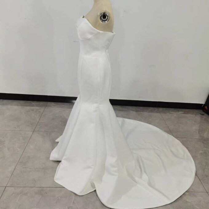 人気上昇！パーティードレス ベアトップ 華やかなトレーン/結婚式/披露宴