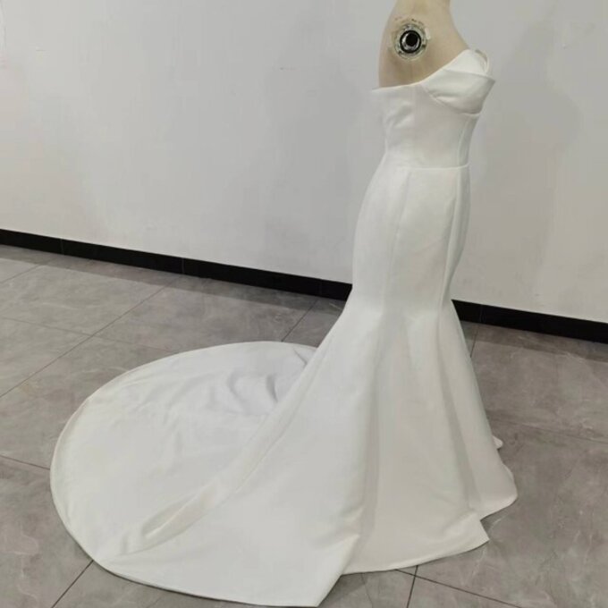 人気上昇！パーティードレス ベアトップ 華やかなトレーン/結婚式/披露宴