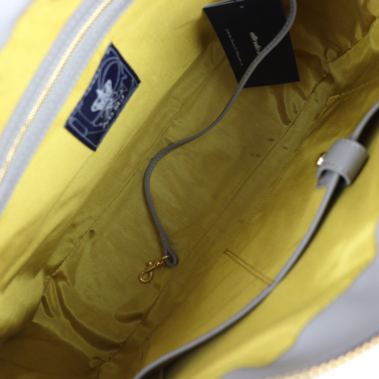 新品未使用展示品 ADMJ エーディーエムジェイ ハンドバッグ ACS01435 ボストンバッグ シュリンクレザー ネイビー ゴールド金具 スリム ショルダーバッグ 本物保証 中古 新品未使用展示品 ADMJ エーディーエムジェイ ハンドバッグ ACS01435 ボストンバッグ シュリンクレザー ネイビー ゴールド金具 スリム ショルダーバッグ 本物保証 中古