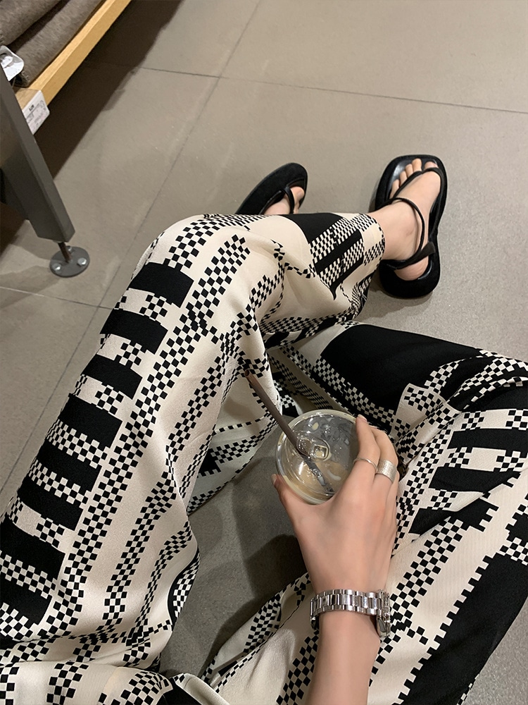 チェック柄ワイドパンツ ボトムス パンツ ワイドパンツ ロング ロング丈 ワイド ハイウエスト ウエストゴム かわいい 大人可愛い きれいめ シンプル カジュアル 大人 上品 おしゃれ お洒落 チェック柄ワイドパンツ ボトムス パンツ ワイドパンツ ロング ロング丈 ワイド ハイウエスト ウエストゴム かわいい 大人可愛い きれいめ シンプル カジュアル 大人 上品 おしゃれ お洒落