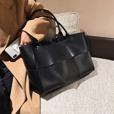 バッグ カバン 鞄 レディース レディースバッグ トートバッグ 仕事用バッグ PU革バッグ 便利 大容量 収納 多収納 高見え 韓国 格上げ 大人可愛い おしゃれ お洒落 レトロ エレガント 存在感