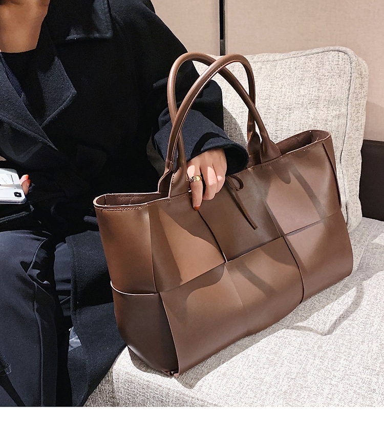 バッグ カバン 鞄 レディース レディースバッグ トートバッグ 仕事用バッグ PU革バッグ 便利 大容量 収納 多収納 高見え 韓国 格上げ 大人可愛い おしゃれ お洒落 レトロ エレガント 存在感