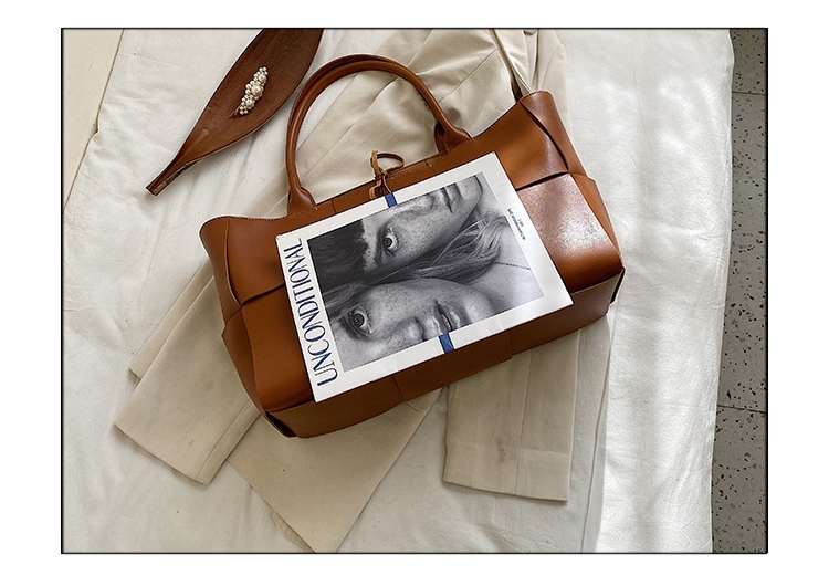 バッグ カバン 鞄 レディース レディースバッグ トートバッグ 仕事用バッグ PU革バッグ 便利 大容量 収納 多収納 高見え 韓国 格上げ 大人可愛い おしゃれ お洒落 レトロ エレガント 存在感