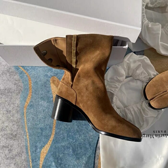 【赤字販売*速達】足袋ブーツ 足袋ジュース レディース タビ タビブーツ ショートブーツ 軽量 ショート丈 太ヒール 婦人靴 ハイヒール 黒 立ち仕事 靴 和装 着物 スエード シンプル 疲れにくい 【赤字販売*速達】足袋ブーツ 足袋ジュース レディース タビ タビブーツ ショートブーツ 軽量 ショート丈 太ヒール 婦人靴 ハイヒール 黒 立ち仕事 靴 和装 着物 スエード シンプル 疲れにくい