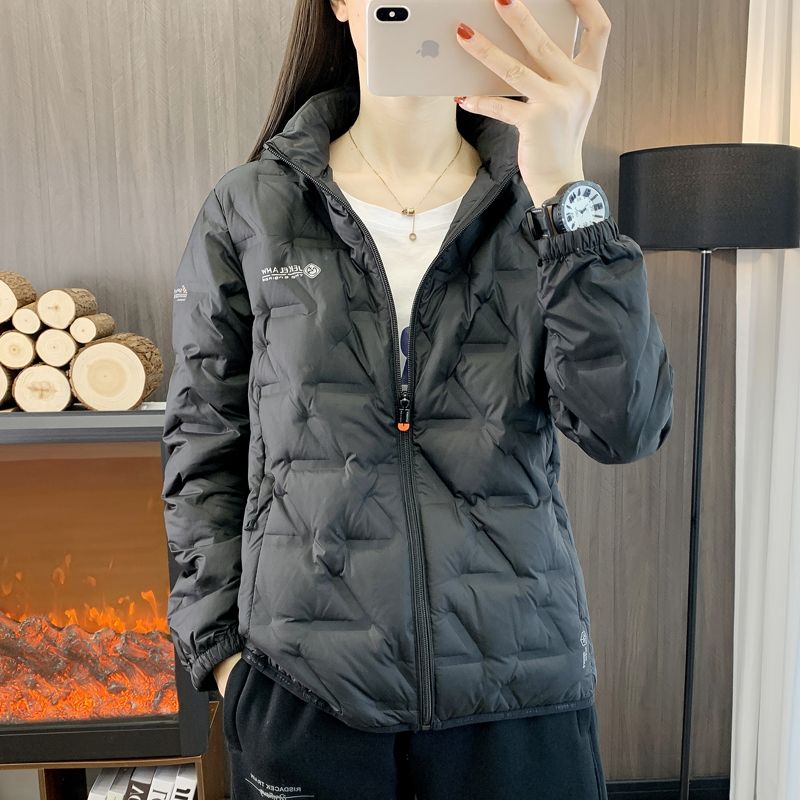 新型ダウンジャケット女性薄型防風保温フード付きアウトドアスポーツカジュアルファッション百合ダウンジャケット女性 新型ダウンジャケット女性薄型防風保温フード付きアウトドアスポーツカジュアルファッション百合ダウンジャケット女性