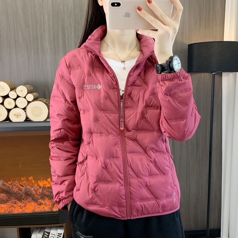 新型ダウンジャケット女性薄型防風保温フード付きアウトドアスポーツカジュアルファッション百合ダウンジャケット女性 新型ダウンジャケット女性薄型防風保温フード付きアウトドアスポーツカジュアルファッション百合ダウンジャケット女性