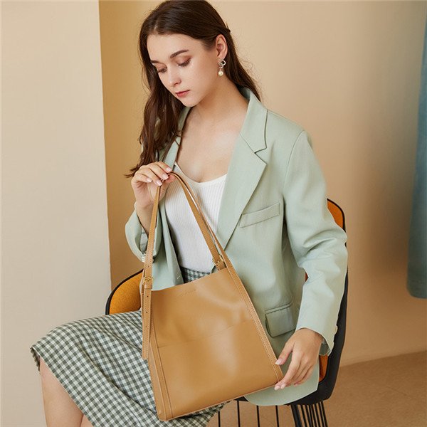 トートバッグ レディース 本革 ファッション 大容量 通勤用バッグ 可愛い おしゃれ きれいめ 肩掛け レザー ビジネス 大きめ 手提げ ハンドバッグ