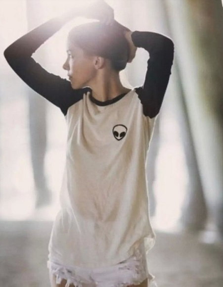 新しいファッションの基本的な春の女性の女性のレディースカジュアルなTシャツロングスリーブのO - ネックエイリアンのプリントTシャツのパット 新しいファッションの基本的な春の女性の女性のレディースカジュアルなTシャツロングスリーブのO - ネックエイリアンのプリントTシャツのパット