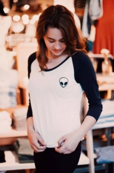 新しいファッションの基本的な春の女性の女性のレディースカジュアルなTシャツロングスリーブのO - ネックエイリアンのプリントTシャツのパット 新しいファッションの基本的な春の女性の女性のレディースカジュアルなTシャツロングスリーブのO - ネックエイリアンのプリントTシャツのパット