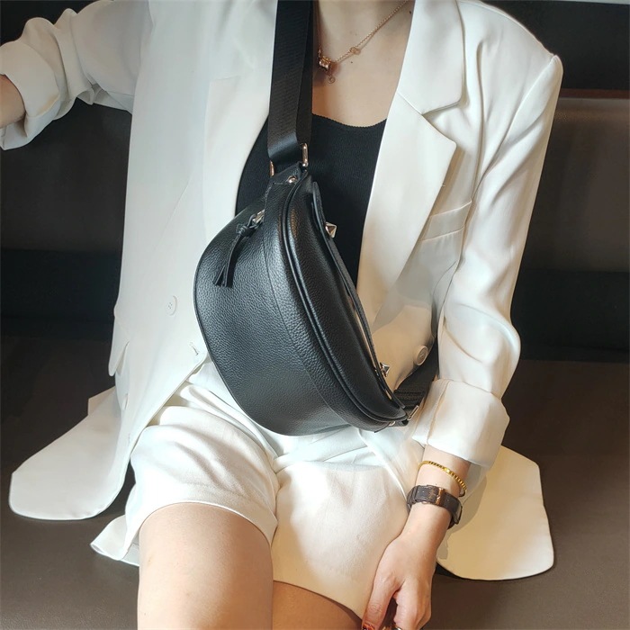 本革 ボディバッグ ウエストポーチ ミニショルダーバッグ レディース 小さめ 斜めがけバッグ レザー ショルダーバッグ 大人 肩掛けバッグ ミニバッグ 高見え 本革バッグ 革 かばん おしゃれ かわい