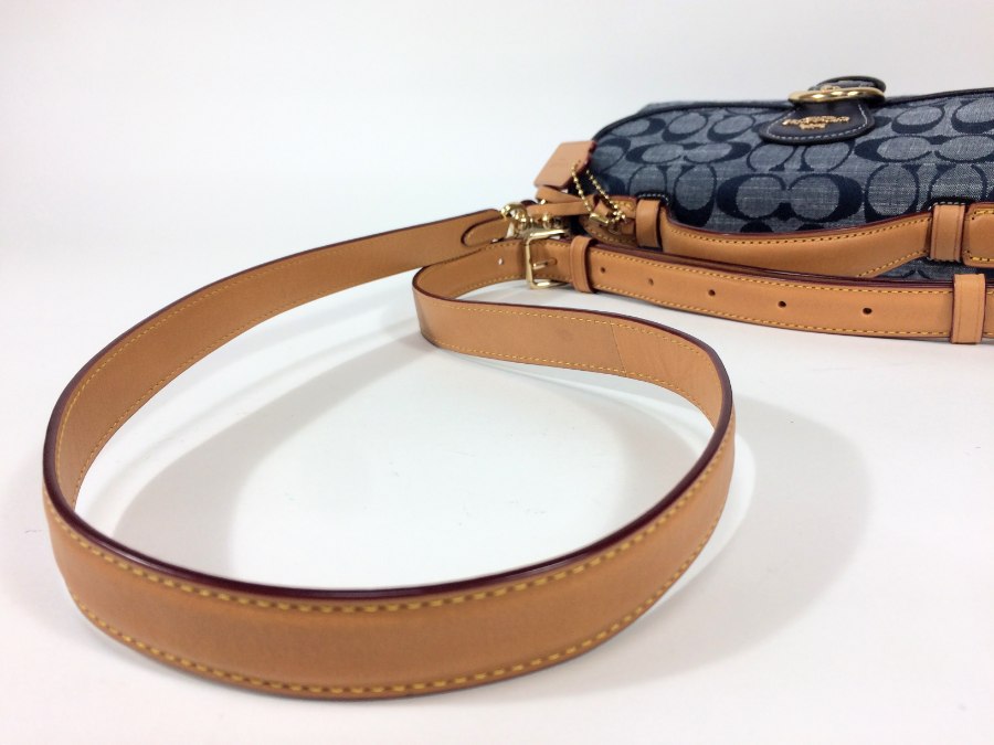 ショルダーバッグ シグネチャー キャンバスレザー ネイビー 中古品