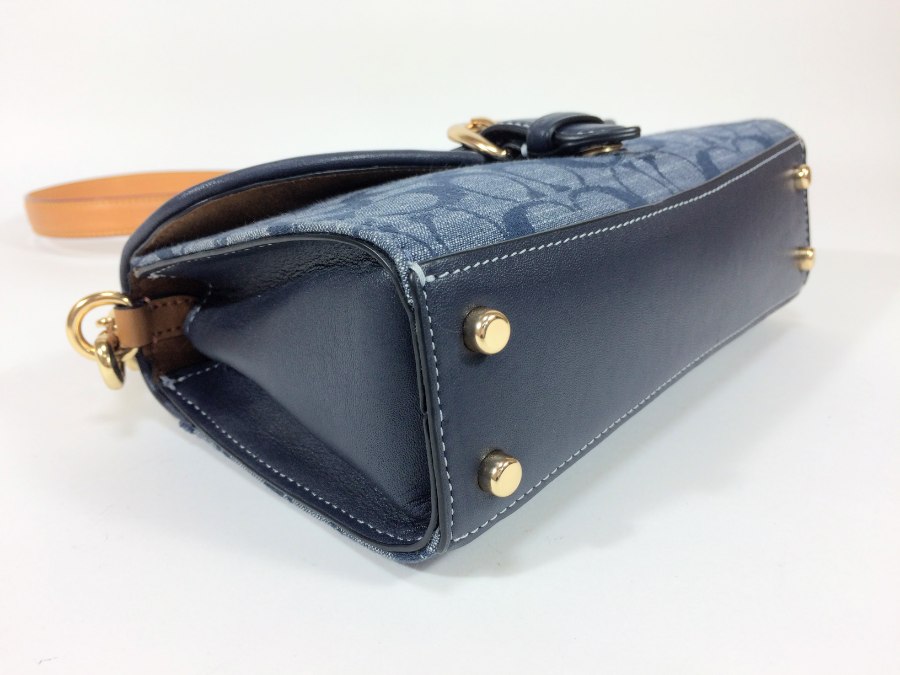 ショルダーバッグ シグネチャー キャンバスレザー ネイビー 中古品