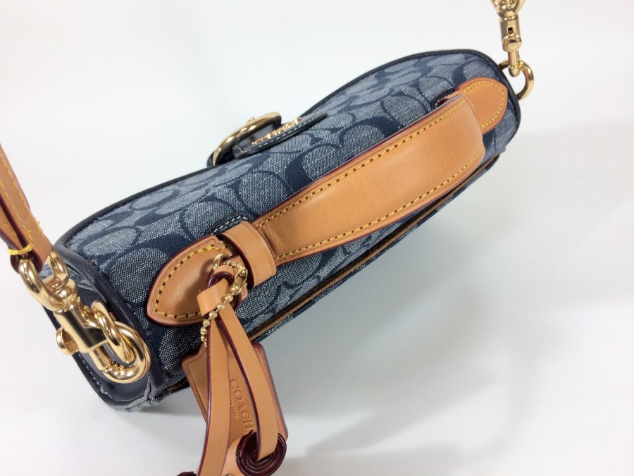 ショルダーバッグ シグネチャー キャンバスレザー ネイビー 中古品