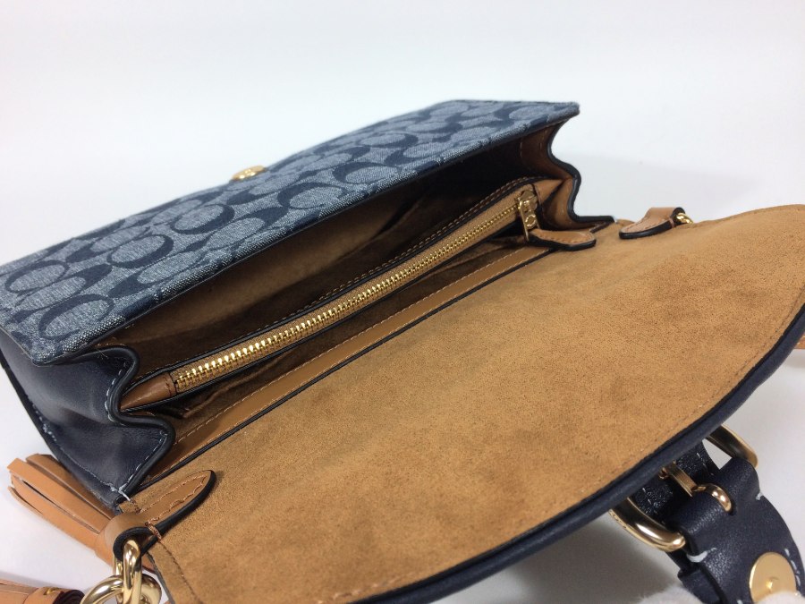 ショルダーバッグ シグネチャー キャンバスレザー ネイビー 中古品