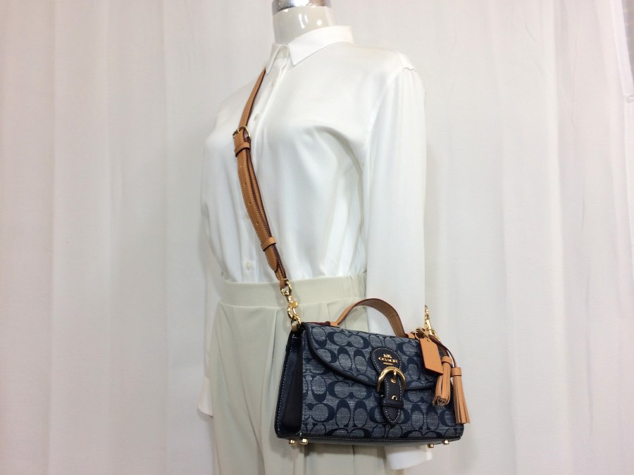 ショルダーバッグ シグネチャー キャンバスレザー ネイビー 中古品