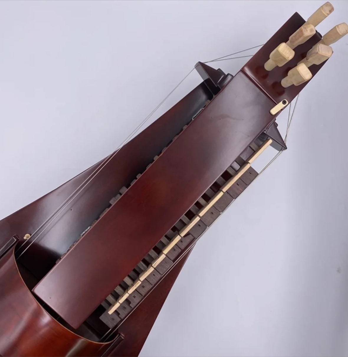 弦を絞る ピアノを手で振る Hurdy Gurdy 弦6本 24キー 手回しオルガン手作り