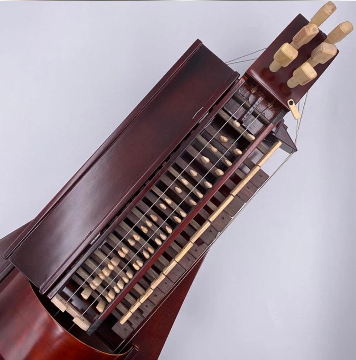 弦を絞る ピアノを手で振る Hurdy Gurdy 弦6本 24キー 手回しオルガン手作り