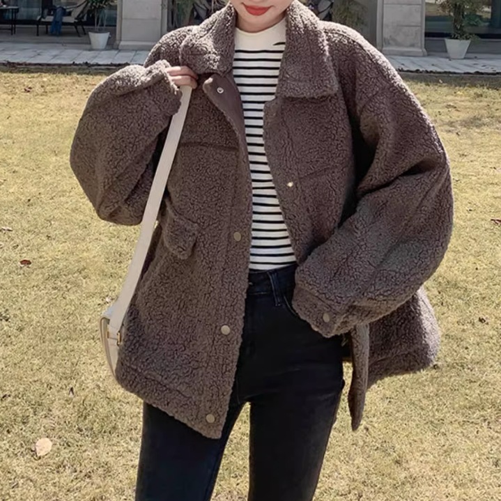 レディース ジャケット コート アウター 上着 ラムウールコート ウール 羽織 前開き ボアジャケット 長袖 萌袖 襟付き ワイド オーバーサイズ もこもこ ふわふわ ふっくら ポケット ボタン 厚手 レディース ジャケット コート アウター 上着 ラムウールコート ウール 羽織 前開き ボアジャケット 長袖 萌袖 襟付き ワイド オーバーサイズ もこもこ ふわふわ ふっくら ポケット ボタン 厚手