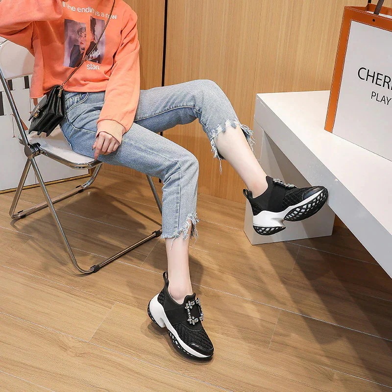 スポーツシューズ メッシュ レディース スニーカーシューズ ネイビー ビジュー モチーフ 黒白配合スニーカースリッポンインヒールスニーカー スポーツシューズ メッシュ レディース スニーカーシューズ ネイビー ビジュー モチーフ 黒白配合スニーカースリッポンインヒールスニーカー