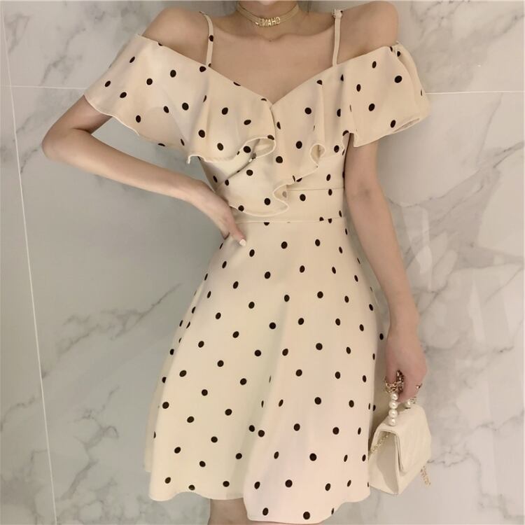 ドット柄 水玉 夏 ワンピース レディース ショート 半袖 Vネック Aライン フリル サスペンダー かわいい 大人可愛い きれいめ シンプル カジュアル 上品 おしゃれ レトロ こなれ感 ラフ ガー