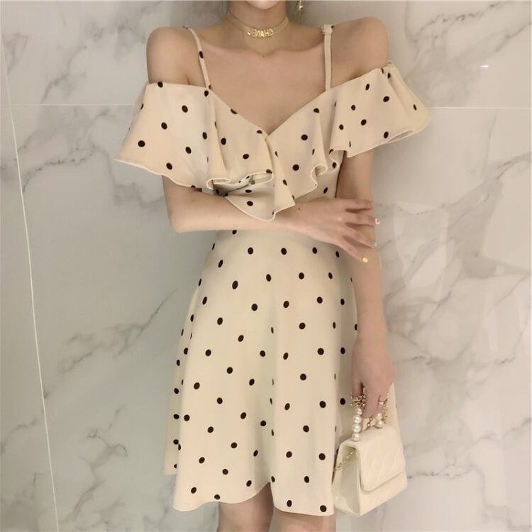 ドット柄 水玉 夏 ワンピース レディース ショート 半袖 Vネック Aライン フリル サスペンダー かわいい 大人可愛い きれいめ シンプル カジュアル 上品 おしゃれ レトロ こなれ感 ラフ ガー