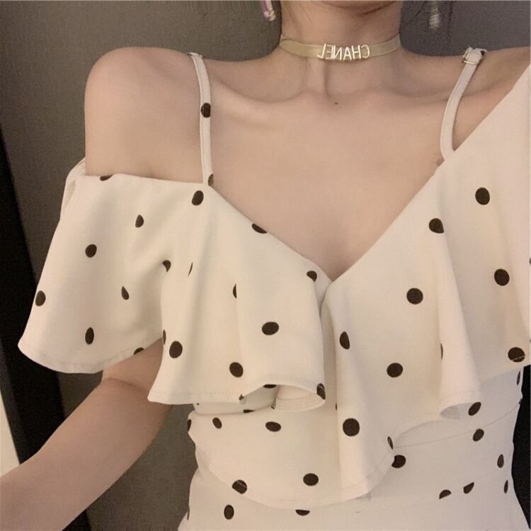 ドット柄 水玉 夏 ワンピース レディース ショート 半袖 Vネック Aライン フリル サスペンダー かわいい 大人可愛い きれいめ シンプル カジュアル 上品 おしゃれ レトロ こなれ感 ラフ ガー