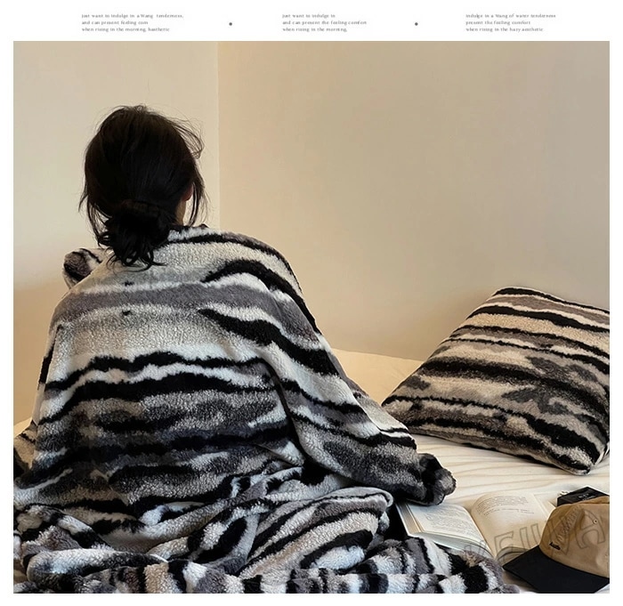 毛布 ブランケット ラビットファー調 掛け毛布 シングル 吸湿発熱 ふわふわ フェイクファー フランネル あったか おしゃれ 北欧 洗える もふもふ 合わせ毛布 冬用 寝具 新生活 150X200c 毛布 ブランケット ラビットファー調 掛け毛布 シングル 吸湿発熱 ふわふわ フェイクファー フランネル あったか おしゃれ 北欧 洗える もふもふ 合わせ毛布 冬用 寝具 新生活 150X200c