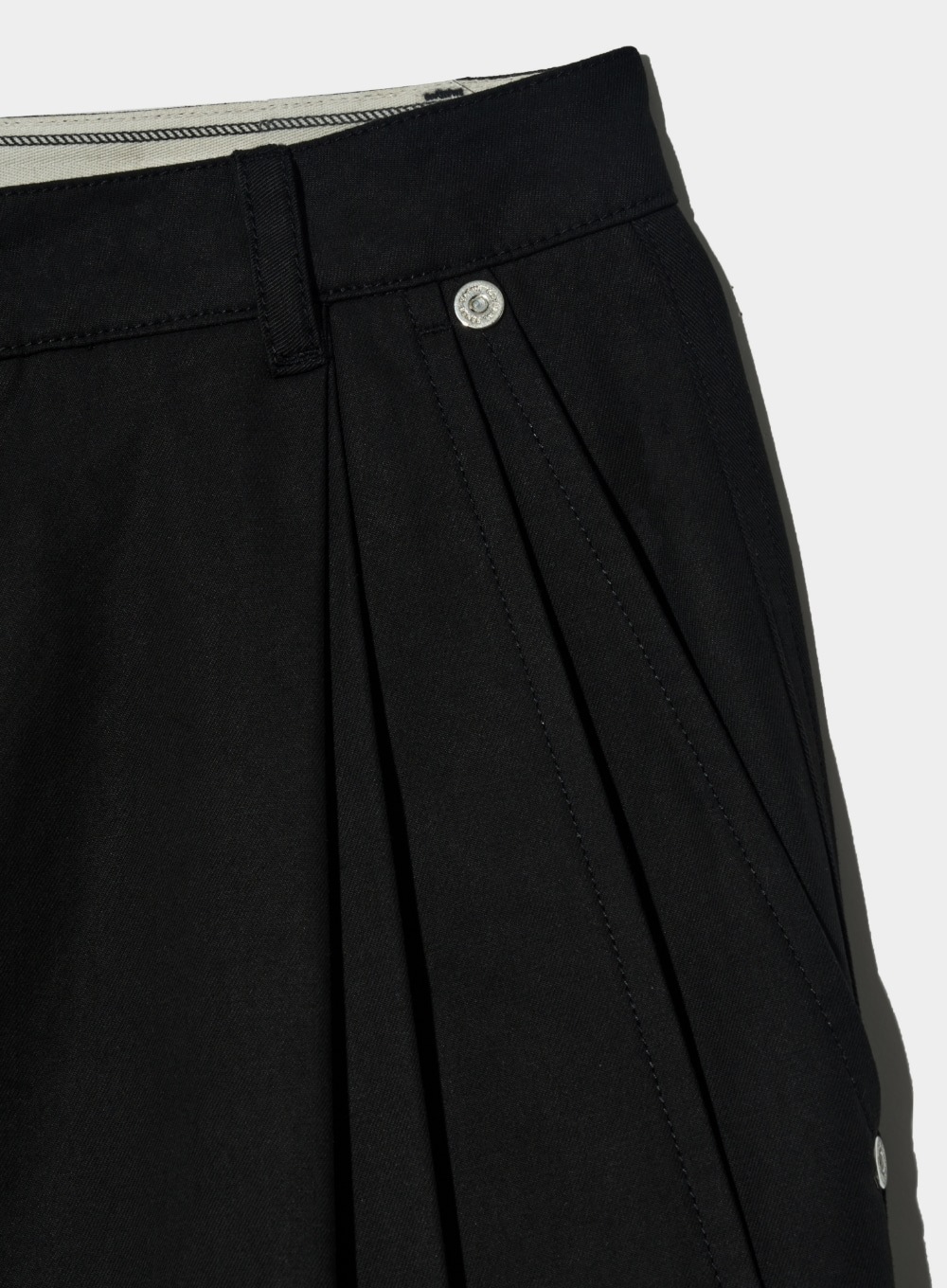 【SATUR】Vinales 2-Tuck Wide Chino Pants - Classic Black SATUR】 VINALES 2-TUCK WIDE CHINO PANTS : CLASSIC BLACK その他
