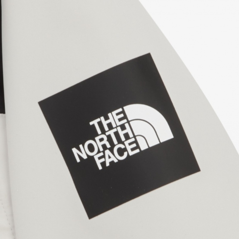 ザ・ノース・フェイス子供用マウンテンジャケット NJ2HR02T_WHS ザ・ノース・フェイス子供用マウンテンジャケット NJ2HR02T_WHS