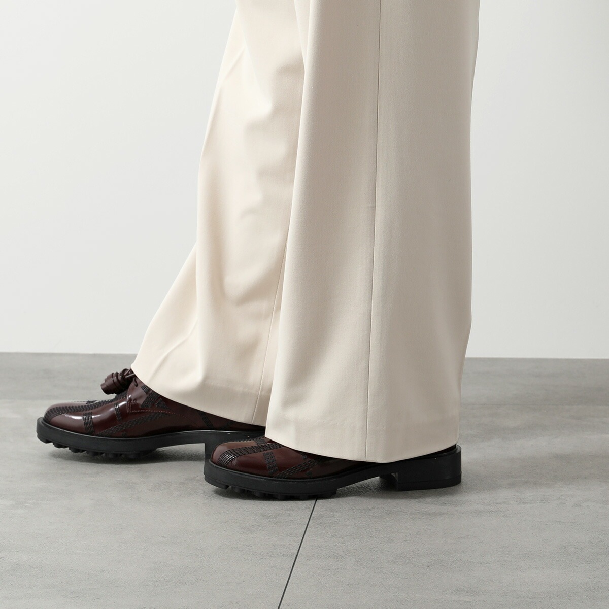 TODS トッズ ドレスシューズ XXW0XM0R920SSP レディース レザーシューズ レースアップ エナメル タッセル ロゴ 革靴 R805 TODS トッズ ドレスシューズ XXW0XM0R920SSP レディース レザーシューズ レースアップ エナメル タッセル ロゴ 革靴 R805