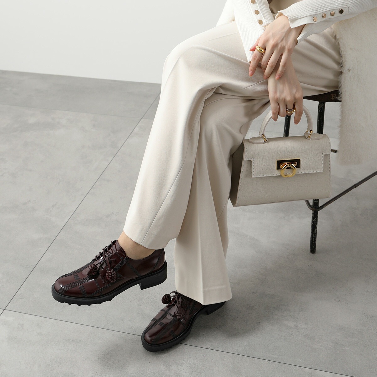 TODS トッズ ドレスシューズ XXW0XM0R920SSP レディース レザーシューズ レースアップ エナメル タッセル ロゴ 革靴 R805 TODS トッズ ドレスシューズ XXW0XM0R920SSP レディース レザーシューズ レースアップ エナメル タッセル ロゴ 革靴 R805