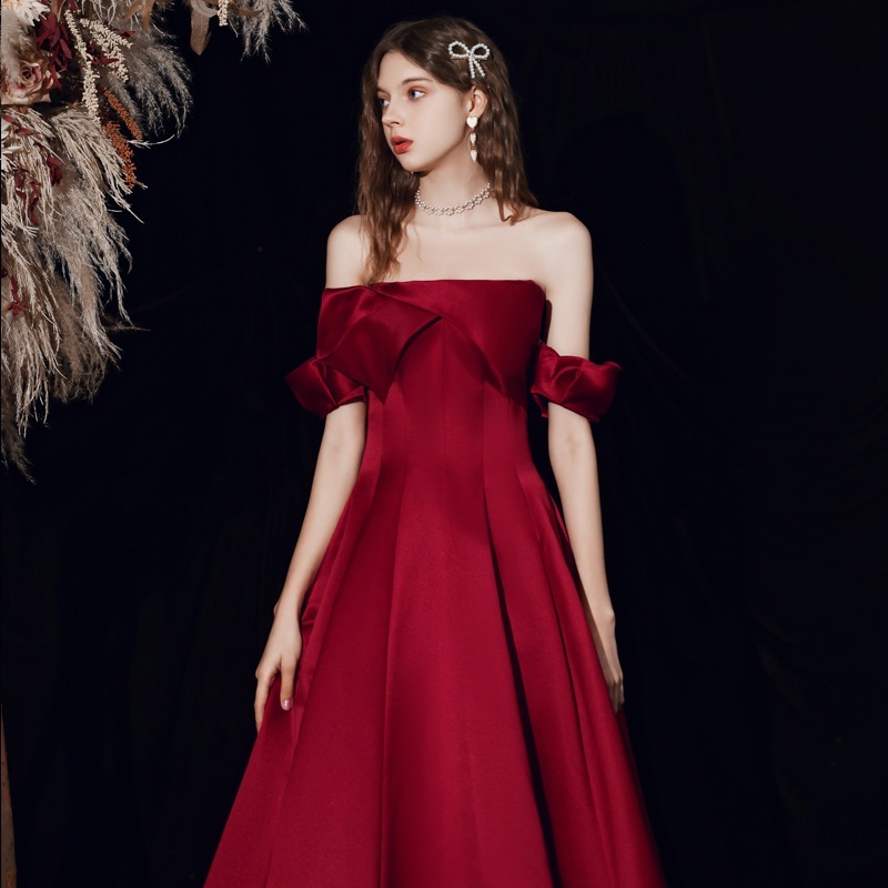 サテンワンショルダートーストドレス 花嫁用 2024年新作 バーガンディ 結婚式婚約 普段も凛としたイブニングドレスが着られます