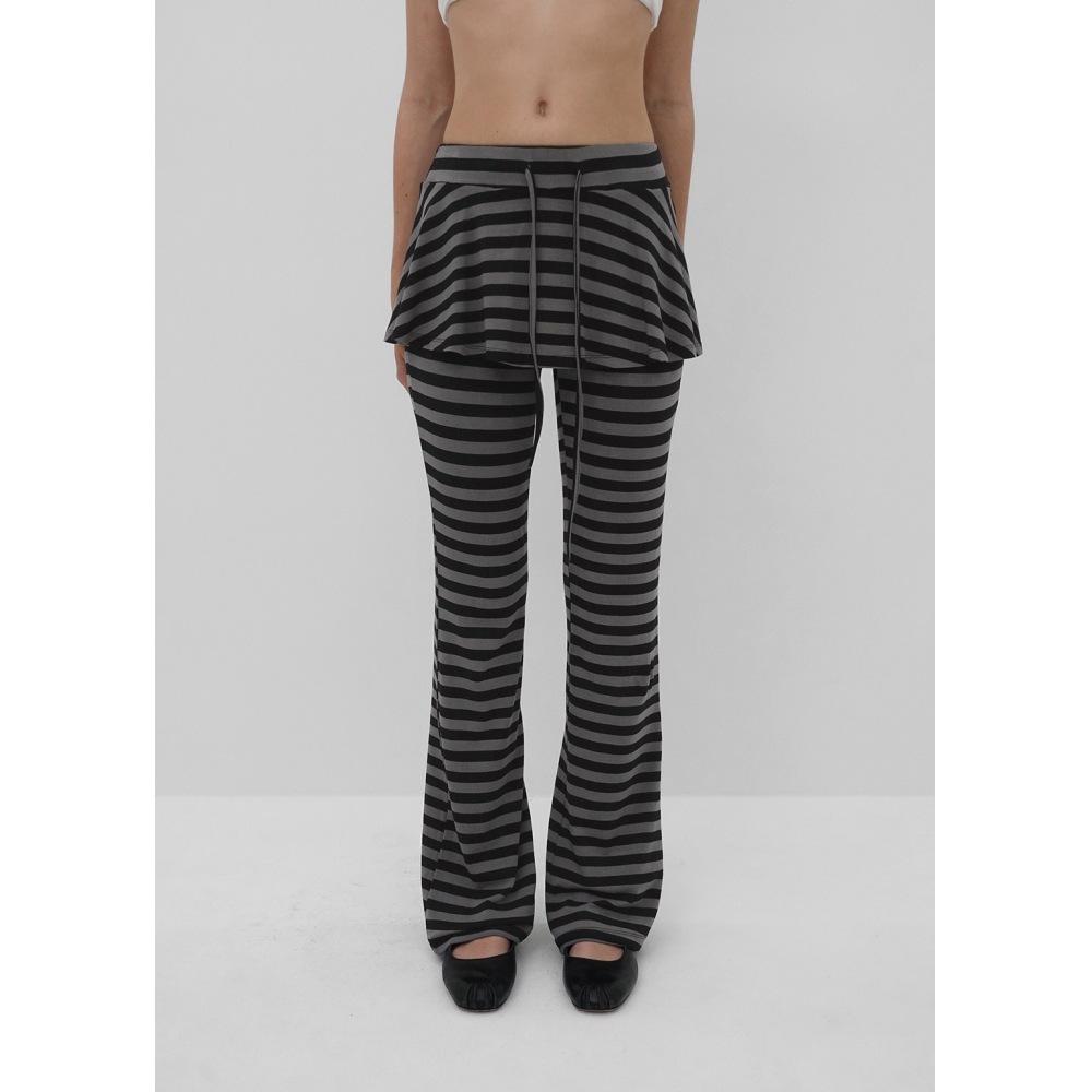 ブラックアップ コニードブーツカットレイヤードスカートパンツ ブラックアップ コニードブーツカットレイヤードスカートパンツ