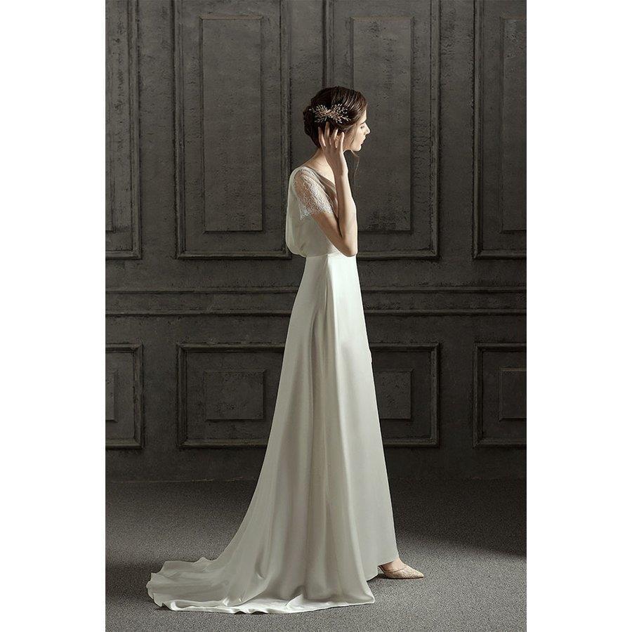 ウエディングドレス 海外挙式 白 前撮り 後撮り 背中開き 撮影 新婦 結婚式 二次会 披露宴 エンパイア フォトウエディング 袖あり シンプル 花嫁ドレス レース ウエディングドレス 海外挙式 白 前撮り 後撮り 背中開き 撮影 新婦 結婚式 二次会 披露宴 エンパイア フォトウエディング 袖あり シンプル 花嫁ドレス レース