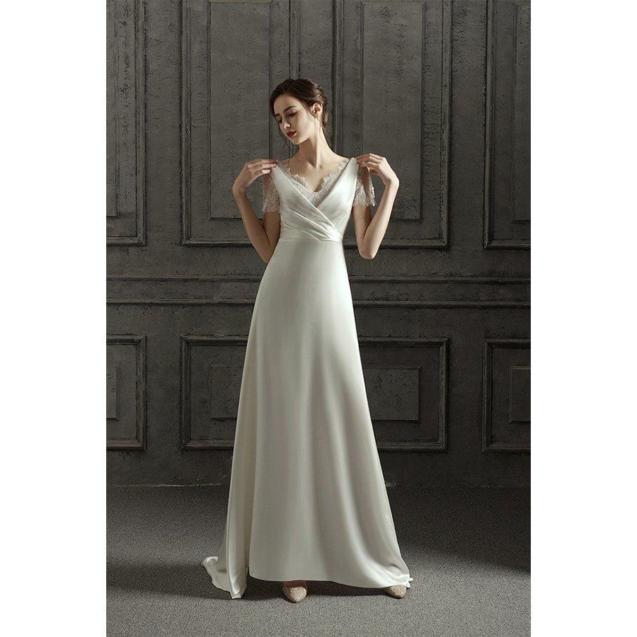 ウエディングドレス 海外挙式 白 前撮り 後撮り 背中開き 撮影 新婦 結婚式 二次会 披露宴 エンパイア フォトウエディング 袖あり シンプル 花嫁ドレス レース ウエディングドレス 海外挙式 白 前撮り 後撮り 背中開き 撮影 新婦 結婚式 二次会 披露宴 エンパイア フォトウエディング 袖あり シンプル 花嫁ドレス レース