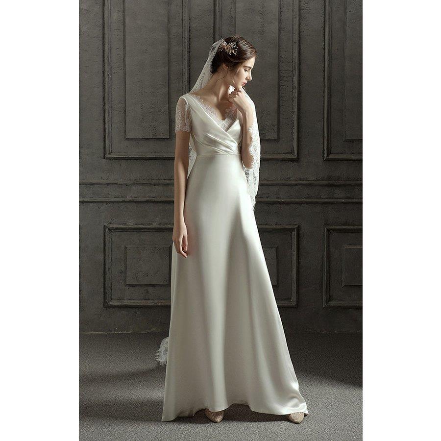 ウエディングドレス 海外挙式 白 前撮り 後撮り 背中開き 撮影 新婦 結婚式 二次会 披露宴 エンパイア フォトウエディング 袖あり シンプル 花嫁ドレス レース ウエディングドレス 海外挙式 白 前撮り 後撮り 背中開き 撮影 新婦 結婚式 二次会 披露宴 エンパイア フォトウエディング 袖あり シンプル 花嫁ドレス レース