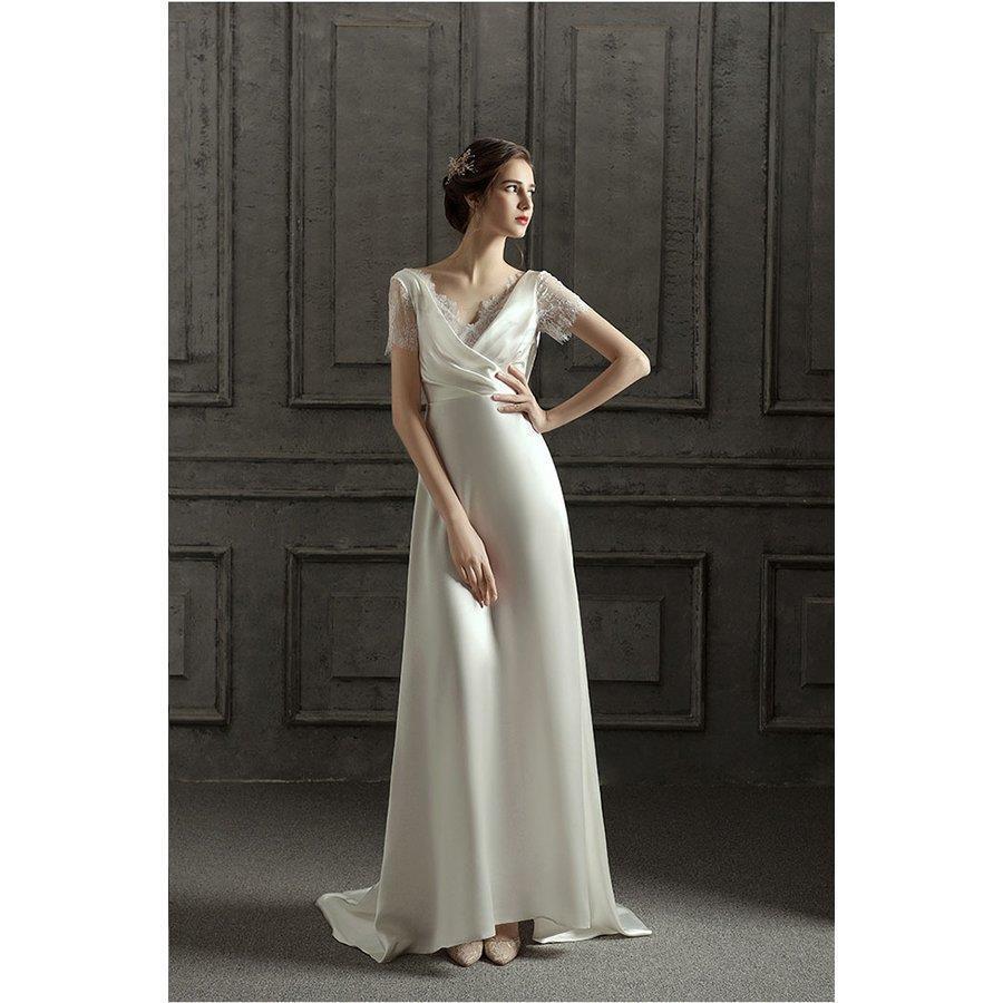 ウエディングドレス 海外挙式 白 前撮り 後撮り 背中開き 撮影 新婦 結婚式 二次会 披露宴 エンパイア フォトウエディング 袖あり シンプル 花嫁ドレス レース ウエディングドレス 海外挙式 白 前撮り 後撮り 背中開き 撮影 新婦 結婚式 二次会 披露宴 エンパイア フォトウエディング 袖あり シンプル 花嫁ドレス レース