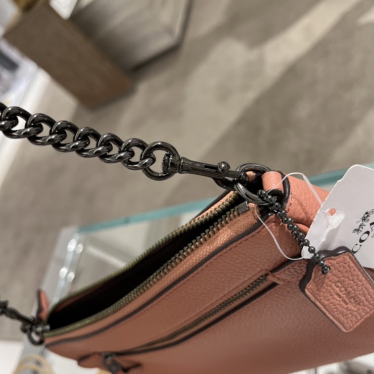 【Scarf* Free Gift】即発 アウトレット USA直送 ハンドバッグ ポーチ ストラップ付 スタッズ 22867
