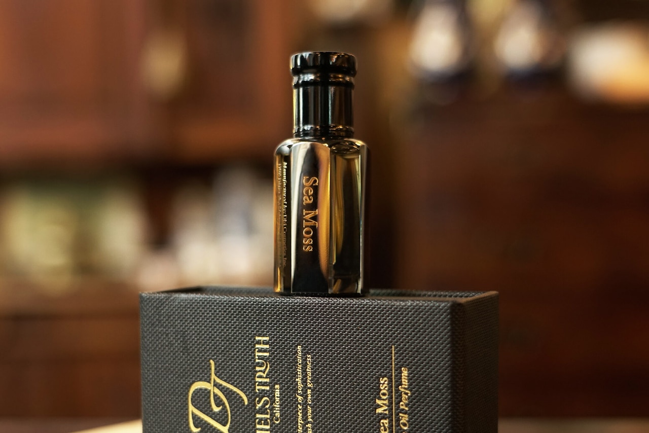 [TXTスビン愛用] 香水 パフューム 10ml Oil Perfume Bomshell 正規品