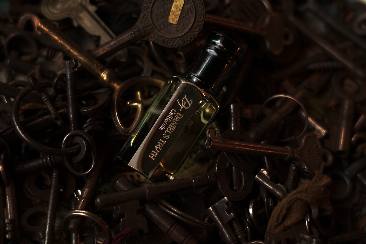 [TXTスビン愛用] 香水 パフューム 10ml Oil Perfume Bomshell 正規品