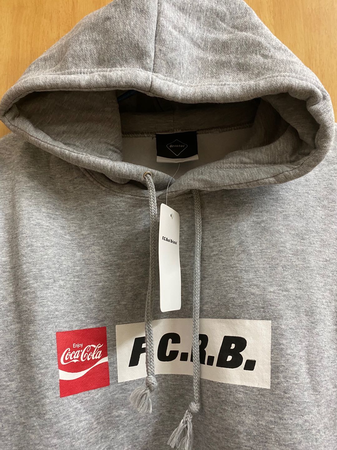 FCRB M : メンズファッション COCACOLA パーカー お得限定品