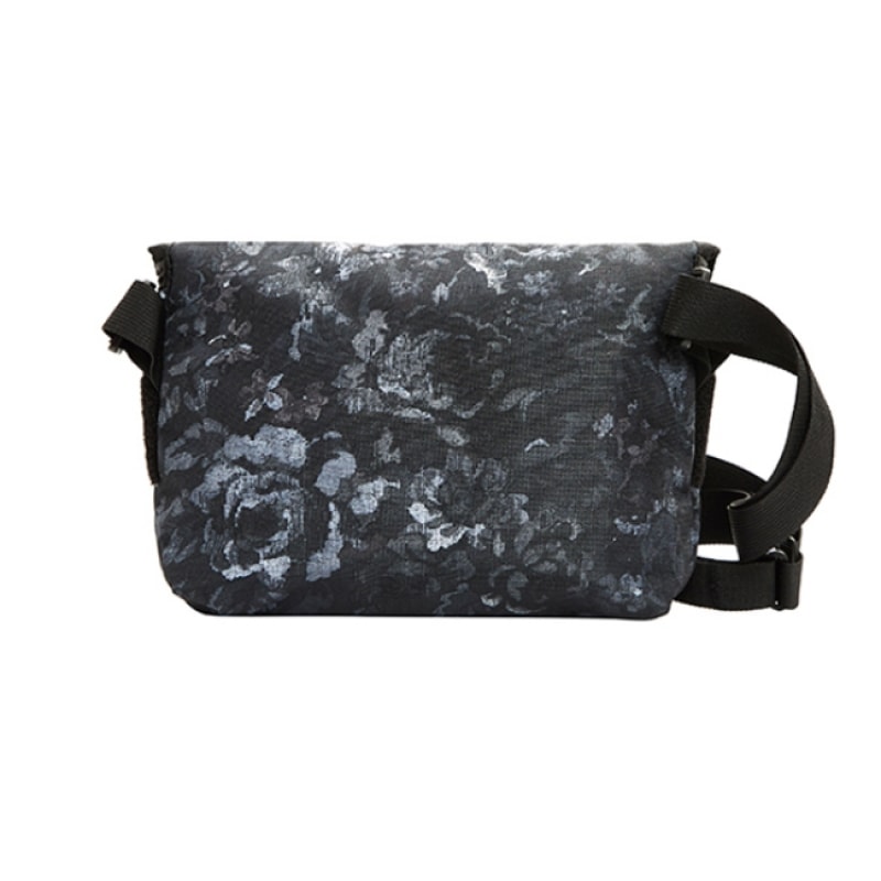 (Gregory) Gregory Tini メッセンジャークロスボディバッグ-ブラックタペストリー (Gregory) Gregory Tini メッセンジャークロスボディバッグ-ブラックタペストリー