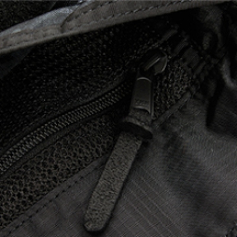 (Gregory) Gregory Tini メッセンジャークロスボディバッグ-ブラックタペストリー (Gregory) Gregory Tini メッセンジャークロスボディバッグ-ブラックタペストリー