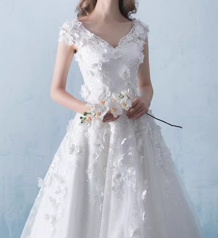 ウエディングドレス Vネック 3D立体花レース刺繍 ロング 憧れのドレス 華やか 前撮り ウエディングドレス Vネック 3D立体花レース刺繍 ロング 憧れのドレス 華やか 前撮り