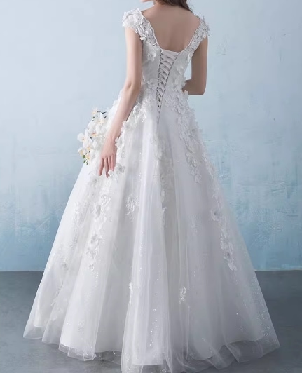 ウエディングドレス Vネック 3D立体花レース刺繍 ロング 憧れのドレス 華やか 前撮り ウエディングドレス Vネック 3D立体花レース刺繍 ロング 憧れのドレス 華やか 前撮り