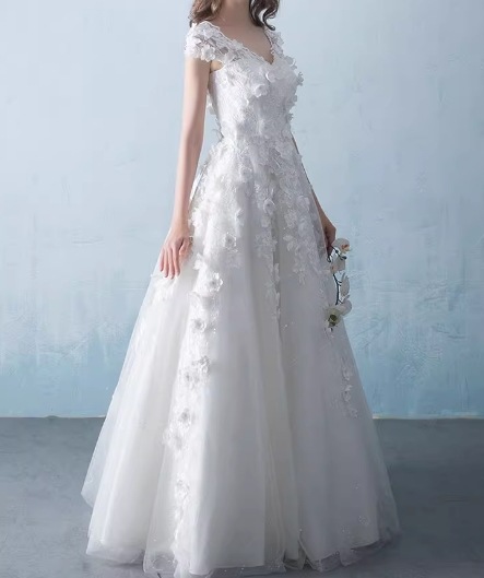 ウエディングドレス Vネック 3D立体花レース刺繍 ロング 憧れのドレス 華やか 前撮り ウエディングドレス Vネック 3D立体花レース刺繍 ロング 憧れのドレス 華やか 前撮り