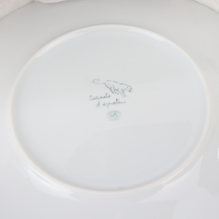 新品未使用展示品 HERMES エルメス 食器 - 赤道直下のスケッチ 陶磁器 ペールアクア系 マルチカラー 日本未入荷 サービング プレート 大皿 32cm 猿 アニマル 2点セット 中【本物保証】