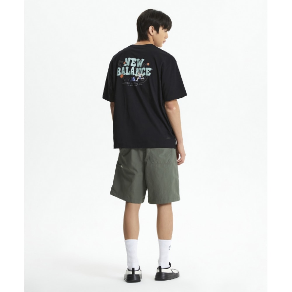 ニューバランス NBNEF21543/UNI NB BOY バスケットボールレタリング半袖Tシャツ (ブラック)